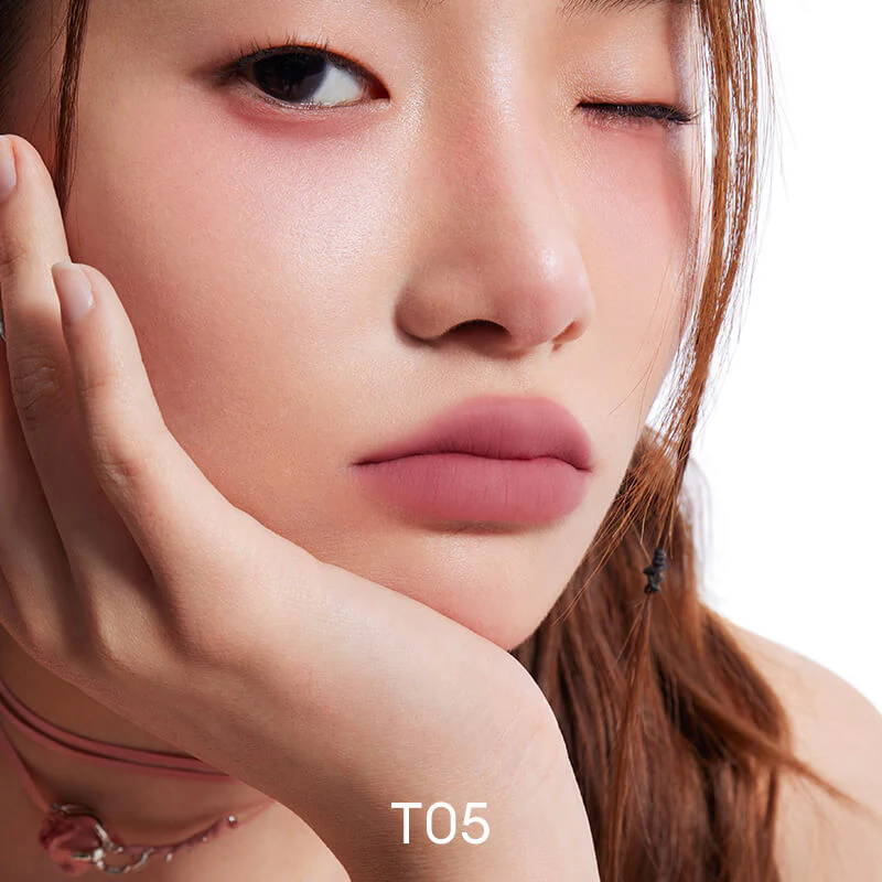 INTO YOU Barreled Matte Lip Cheek Mud With Brush - Image 6